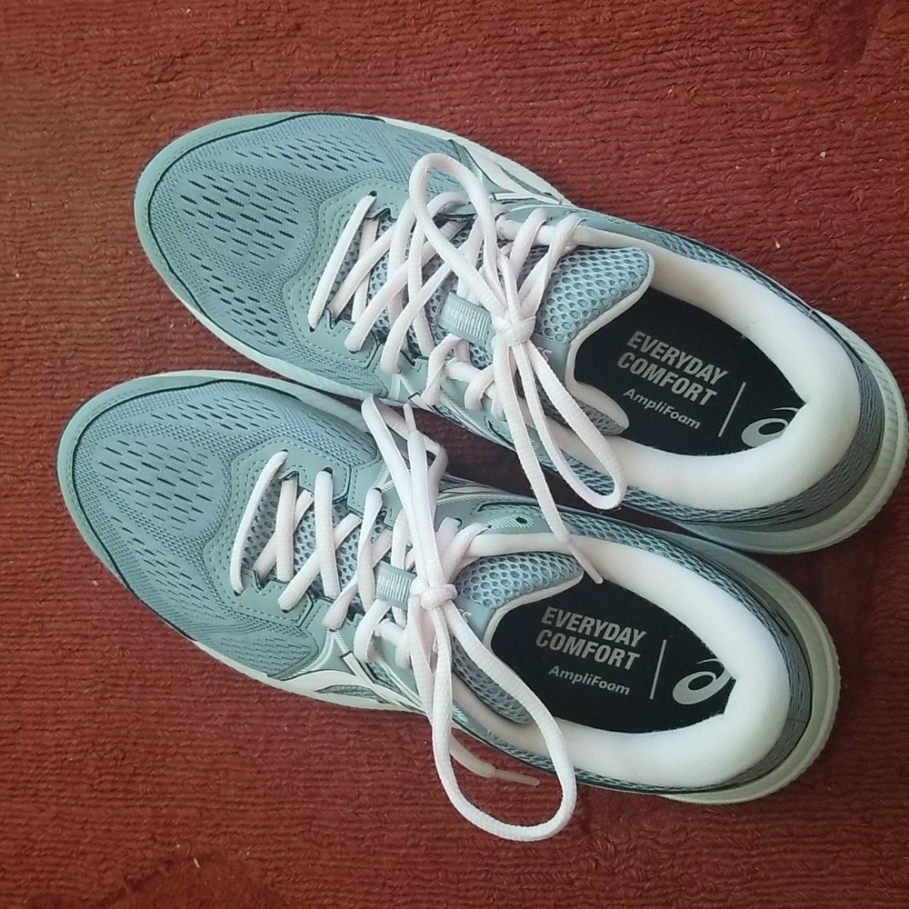 Womens Athletic shoes
